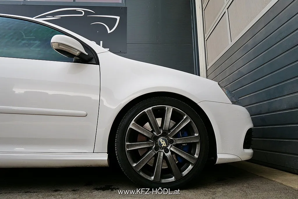 Volkswagen Golf R32 4MOTION DSG Image 7