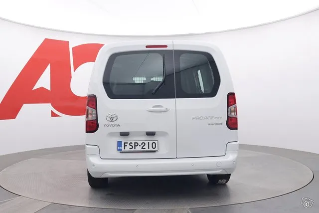 Toyota Proace L2 Premium 50 kWh 5-ovinen - Uusi auto heti toimitukseen Image 4