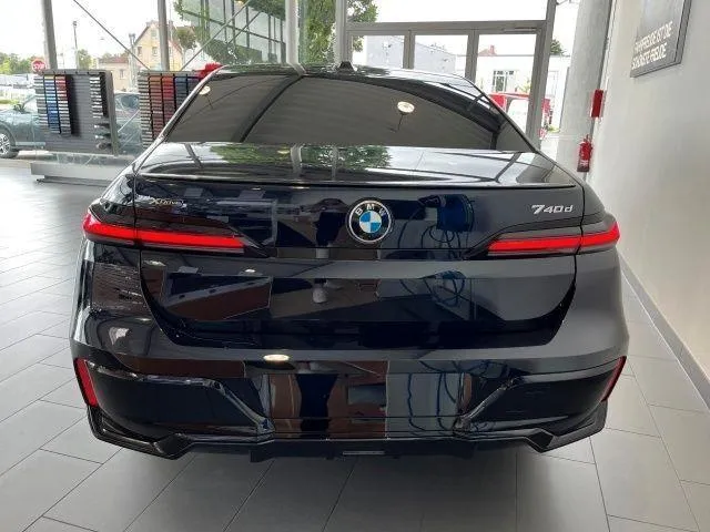 BMW i7 Image 2